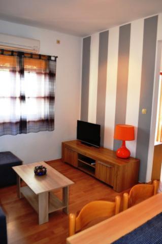 Apartments Belic With Pool Jelsa  Bagian luar foto