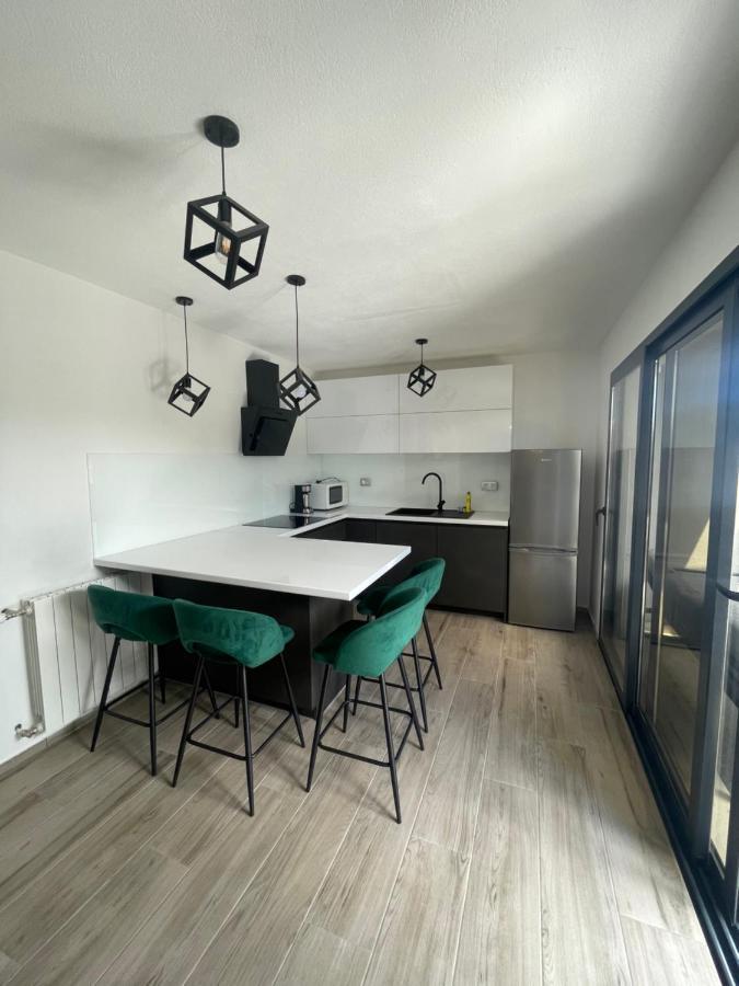 Apartments Belic With Pool Jelsa  Bagian luar foto